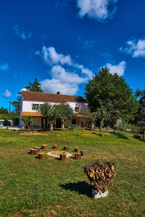 Epicos House, Your Home Away From Home. Nogueira  Bagian luar foto